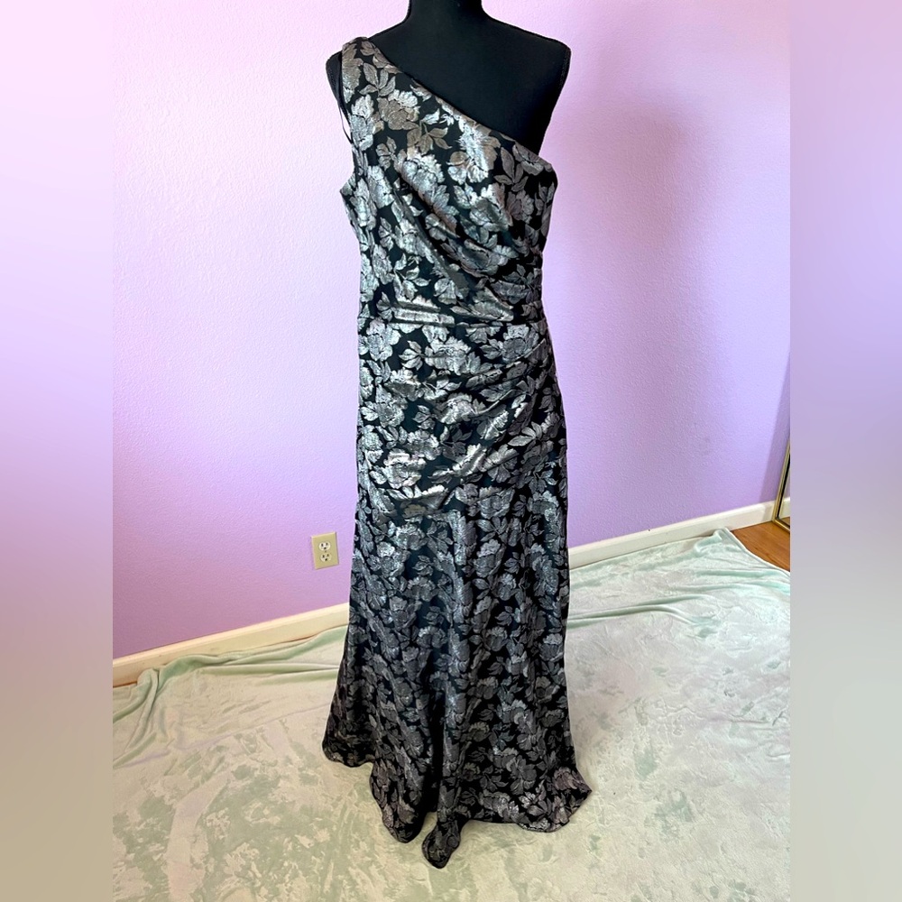 Women size 14 one shoulder
